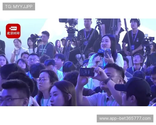 世界杯现场观赛数据汇总：结合社交媒体数据展现现场观众的实时互动与情感反馈
